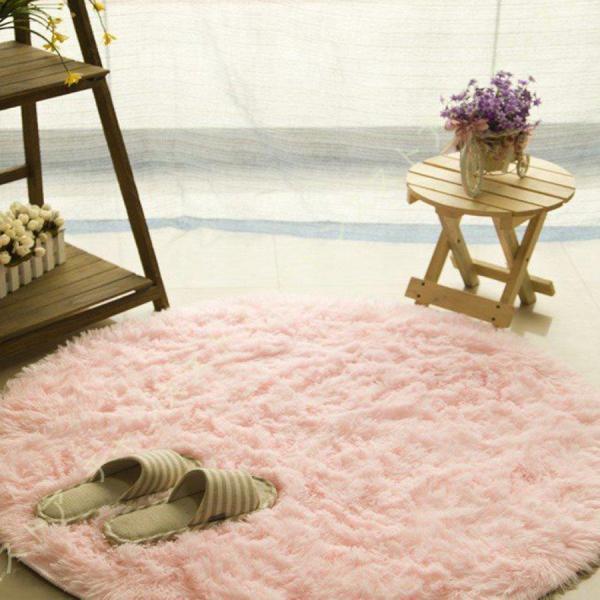 ★機能洗える：洗濯機での丸洗いＯＫ！吸水性と乾燥性に優れた素材で通気性も良いので、乾くのも早いんです！滑り止め：カーペットの反面には滑り止め加工され、室内の転倒が防止でき、フローリングに敷いても踏み上げして心地良い感じます。★柔らかな肌触り...