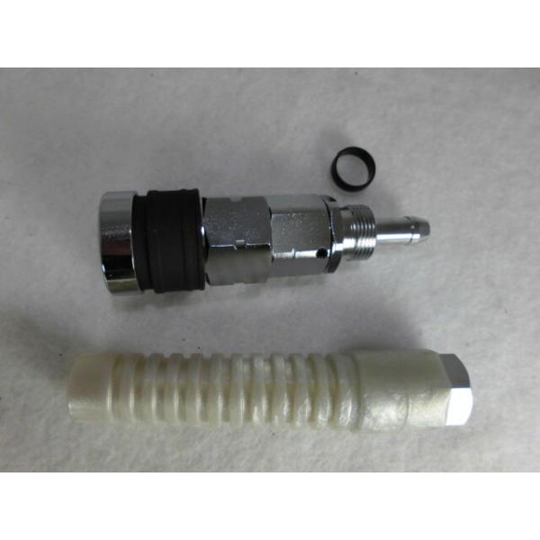 MACHとっても便利なカプラが新登場！！　中間スリーブ式エアチャック採用で不意の離脱を防ぎます。！！またロータリーチャック装備で絡まったホースのよれを軽減！！カラーもパールホワイト仕上げで、とってもエレガントになりました。価格もお値打ちにな...