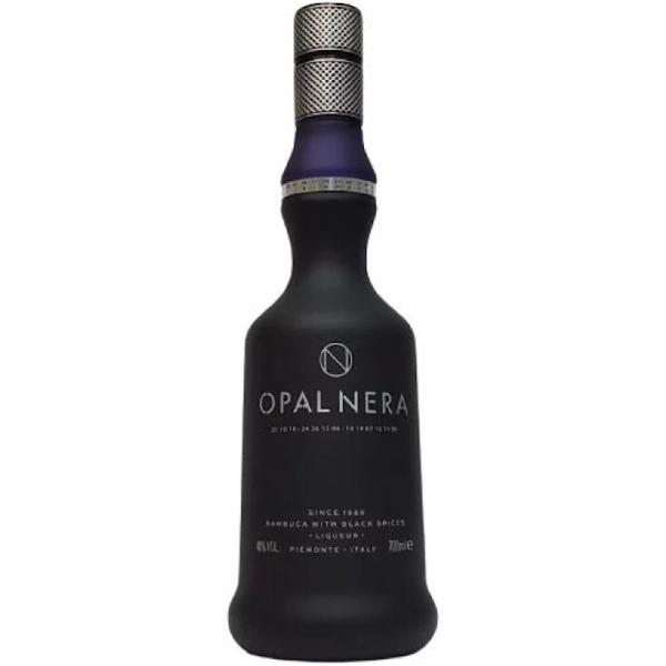 ※ボトル変更の可能性があります※エルダーベリー(ニワトコ)抽出液などで黒紫色にしたサンブーカ。ハーブの香りは控えめで、柑橘香がある。