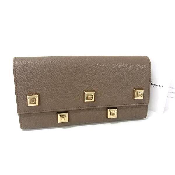 FERRAGAMO（フェラガモ） 財布 - レザー 22-D502 スタッズ 二つ折り長