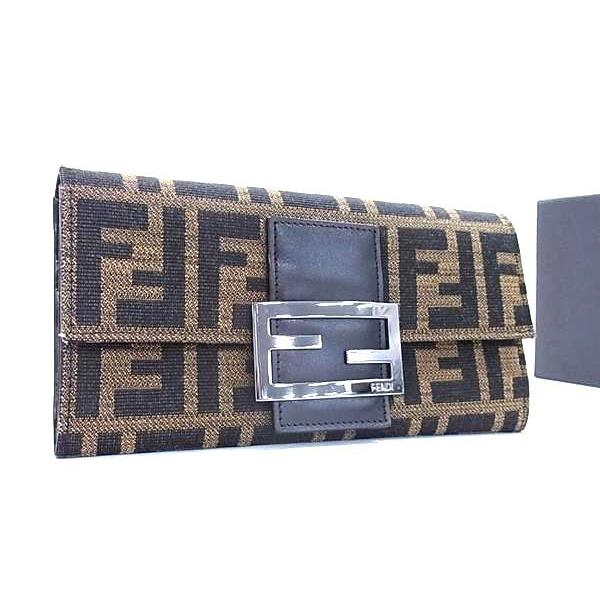 レディース FENDI ズッカ柄 二つ折り財布 シルバー