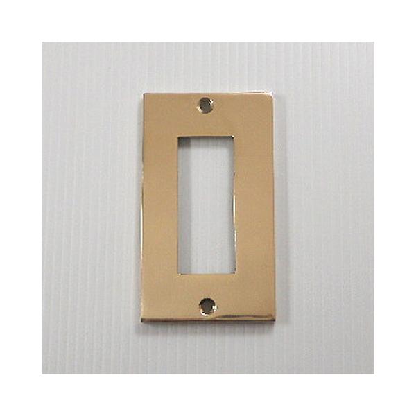 砂型鋳造製の鏡面研磨仕上げの商品です。プレス製品とは違い、質感、重量感があります。クリアラッカーが掛かっていないため時間と共にアンティークの様な色に変化します。このスイッチプレートはPanasonic社製のスイッチ取付枠フルカラータイプを元...