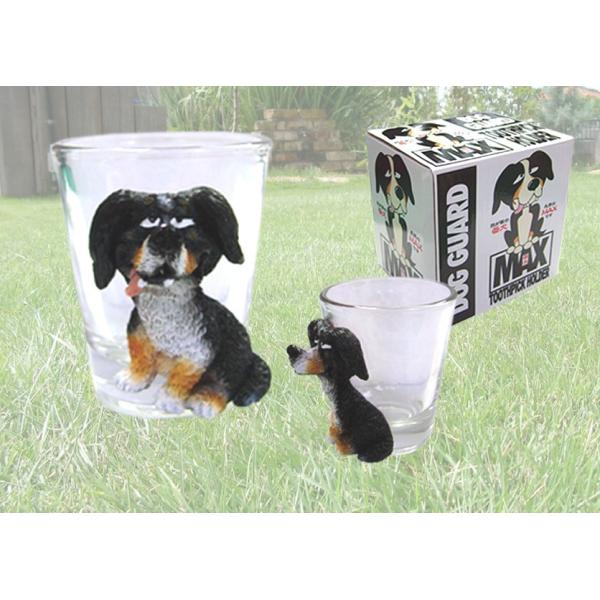 立体MAXが張り付いた爪楊枝立てです。愛犬をブランドにと、勢いで始めた長男MAXシリーズ本格始動です！いや、売らないと大変だぁ〜！！可愛いBOXに、スチロールで保護してパッケージ贈り物にも、GOODです。体長：約６cm