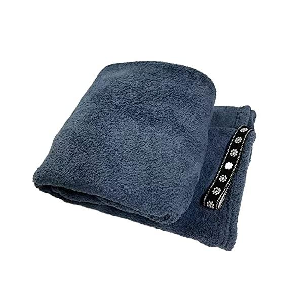 80**130*の大判サイズでふわふわリッチでインテリアにも馴染む大人のカラーで仕上げた贅沢なひざ掛けです。マイクロファイバー繊維なので、肌触りが良く、軽くて暖かいので、快適ご使用頂けます。縦置きに収納可能なバンド付きなので片付けも楽楽。か...