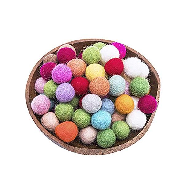 商品説明 素材：羊毛フェルト サイズ：20mm 数量：40個 カラー：レインボー カラー デザイン ふわふわ羊毛フェルトボールです。ハンドメイドならではの可愛いアイテム。 ふわふわ羊毛ボールで心がほっこり癒されますように。ナチュラルな北欧雑...