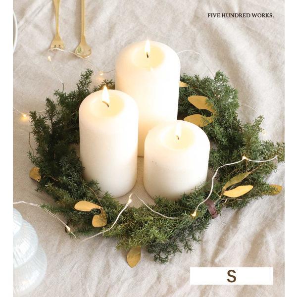 【商品名】in bloom（インブルーム）ブラスリーフガーランド Sサイズ【商品説明】細い針金で出来たガーランドなのでくるくる丸めてリースのようにしたり、好きな場所から吊るしたり自由にディスプレイを楽しめます。光沢があり高級感のある真鍮素材...