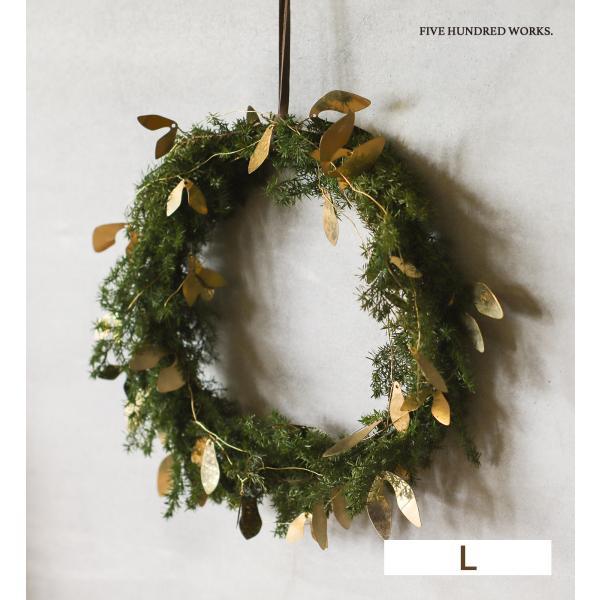 【商品名】in bloom（インブルーム）ブラスリーフガーランド Lサイズ【商品説明】細い針金で出来たガーランドなのでくるくる丸めてリースのようにしたり、好きな場所から吊るしたり自由にディスプレイを楽しめます。光沢があり高級感のある真鍮素材...