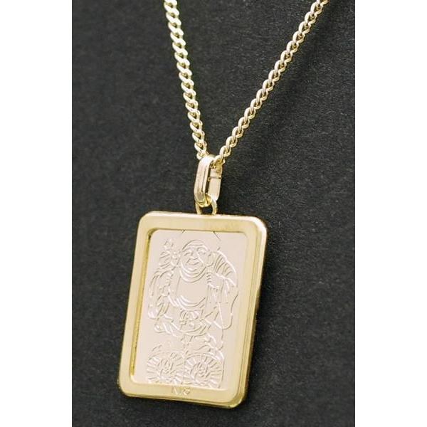 本体：SILVER（金メッキ）54mm×85.5mm×3mmの専用プラスチックケース入りです。