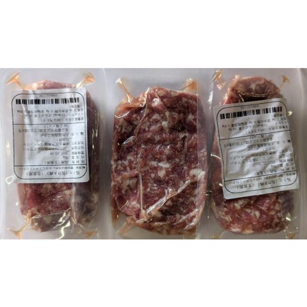 旨みと脂のバランスが絶妙な 馬トロ（馬ひき肉）50g 生食用。内モンゴル産の良質な赤身馬肉を細かくミンチにし、ユッケ風・軍艦巻き・丼など幅広く使える万能タイプです。個包装50gなので、必要な分だけ解凍して使える便利な仕様。飲食店から一般家庭...