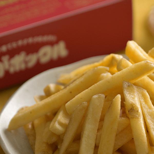 【商品名】じゃがポックル（スティックタイプのスナック菓子）【内容量】180g（18g×10袋）×３箱【他との違い】北海道産じゃがいも使用、オホーツク海自然塩使用、手作りに近い手間暇かけた丁寧な生産法で作り上げています。 【原材料】じゃがいも...