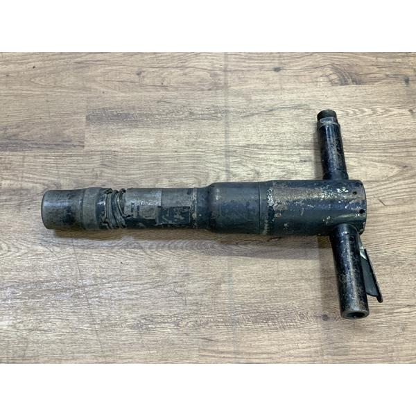 TOKU/東空 10番 15kg 軽量型コンクリートブレーカー TCB-130B 丸 TOKU/東空 10番 15kg 軽量型コンクリートブレーカー TCB-130B 丸