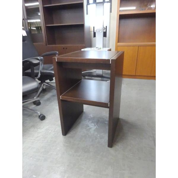 ■管理番号：2200000003322■メーカー：イトーキ■型番：L20-0447-51■カラー：ブラウン /オークダークブラウン■シリーズ：L28シリーズ■外形寸法：W450 x D450x H700mm※上記は型番などから調べたデータを...