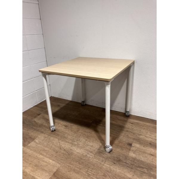 ■管理番号：2200000118543■メーカー：イトーキ■型番：AFP-0707HN■カラー：ナチュラル /ファインウォールナット■シリーズ：ActiveField(アクティブフィールド)シリーズ働くカタチにオフィスを変える。グループワー...