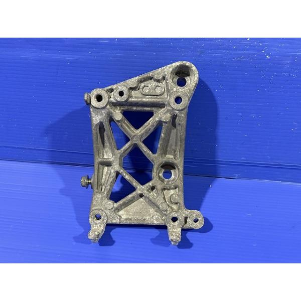 エルグランド CBA-ME51 エアコンブラケット 　純正品番11910-4W000 管理番号AD1369