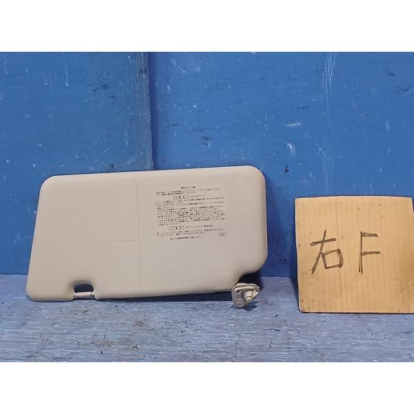 タント DBA-L375S 右サンバイザー 　純正品番74310-B2450-B1 管理番号AC9485