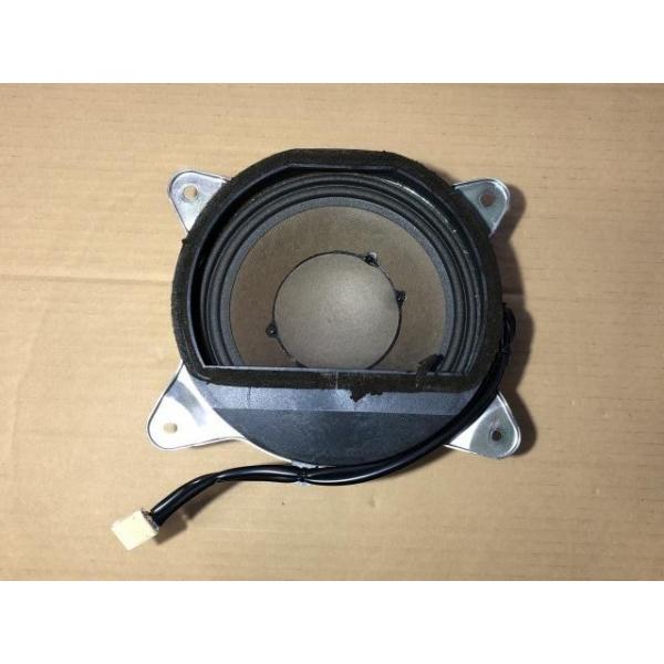 クラウンマジェスタ DBA-URS206 ウーファー 　純正品番86160-30B80 管理番号Z5858