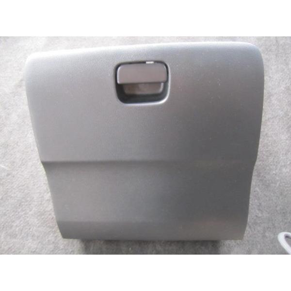 **** 商品説明を必ずご確認ください ****部品管理番号：001116009770210メーカー純正品番：77500-TY0-003ZB部品名：グローブBOX部品区分：リサイクル品管理品番：S9465車名：Ｎ−ＢＯＸ車両タイプ名：5ドア...