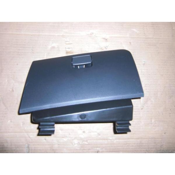 **** 商品説明を必ずご確認ください ****部品管理番号：001245683770210メーカー純正品番：73410-72M00-P4Z部品名：グローブBOX部品区分：リサイクル品管理品番：U2206車名：ワゴンＲ車両タイプ名：5ドアハ...