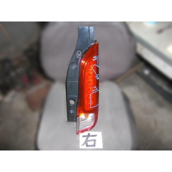 スペーシア DBA-MK32S 右テールランプ ブレーキランプ ストップ