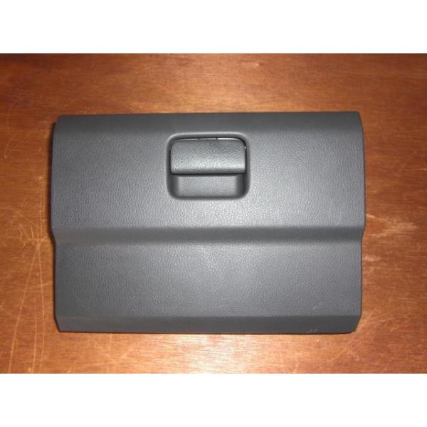 **** 商品説明を必ずご確認ください ****部品管理番号：001337009970210メーカー純正品番：77500-TP8-003ZA部品名：グローブBOX部品区分：リサイクル品管理品番：U4081車名：アクティ車両タイプ名：ケイトラ...