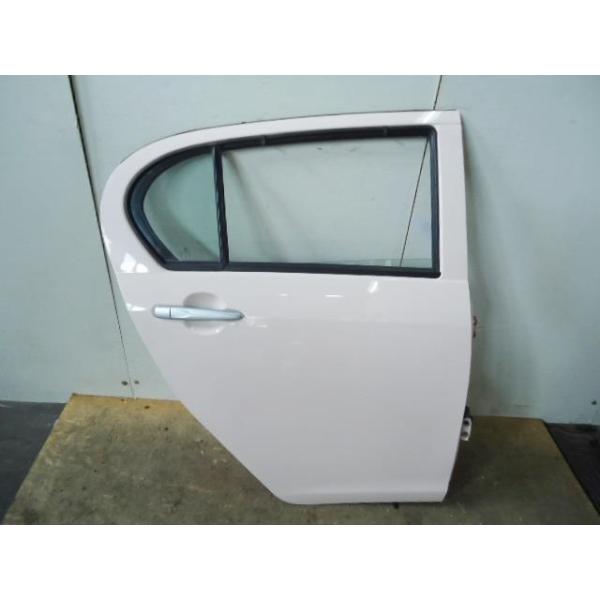 ミラ（ダイハツ） ミライース DBA-LA300S 右リアドア カラー番号T28
