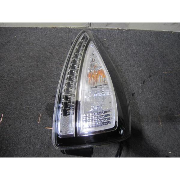 プレマシー DBA-CREW 右テールランプ ブレーキランプ ストップランプ