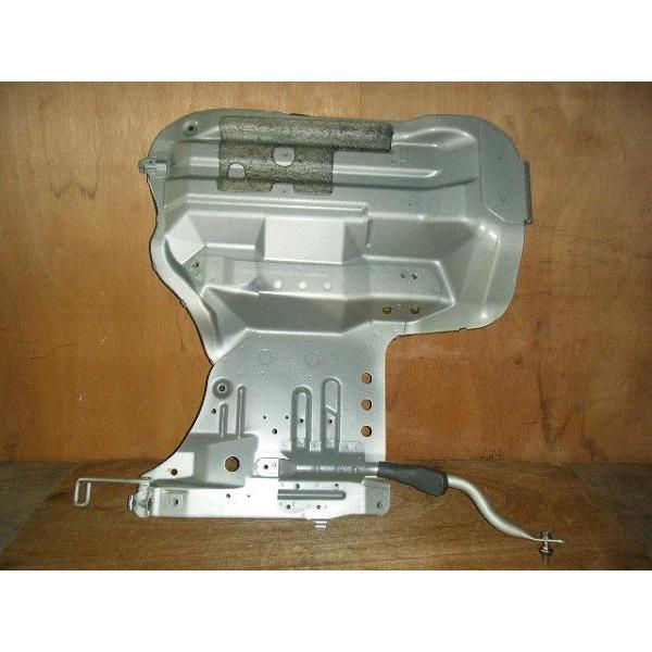 キャラバン LC-VPE25 エンジンフード カバー 純正品番74280-VW200 管理