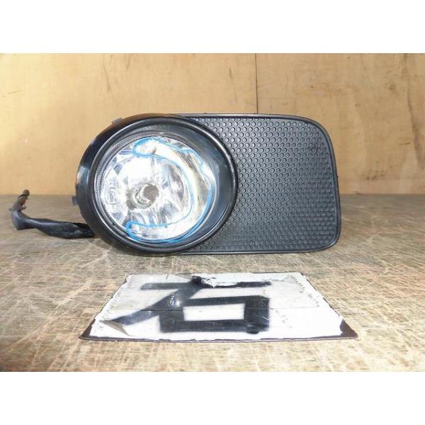 ウィッシュ CBA-ZNE10G 右フォグランプ 純正品番81210-52051 管理番号