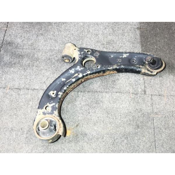 タント DBA-L375S 右フロントロアアーム 純正品番48068-B2040 管理番号