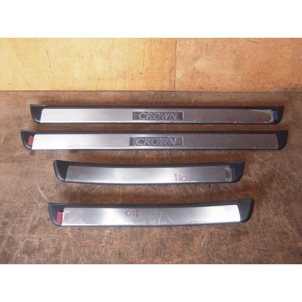 クラウン DBA-GRS204 スカッフプレート1台分 純正品番67912