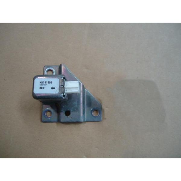 **** 商品説明を必ずご確認ください ****部品管理番号：001661633328600メーカー純正品番：MN141606部品名：エアバックセンサー部品区分：リサイクル品管理品番：X9480車名：アイ車両タイプ名：5ドアハッチバック通称...