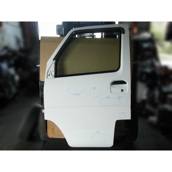 クリッパー GBD-U71V 左フロントドア カラー番号W37 ホワイト 純正品番 
