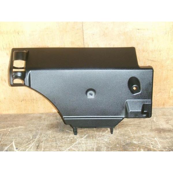 ムーヴ DBA-LA100S 左ロアアンダーカバー 　純正品番55606-B2150-C0 管理番号AA2400