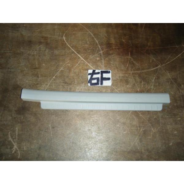 ムーヴ DBA-LA150S 右フロントスカッフプレート 　純正品番67913-B2170-E0 管理番号AA7359