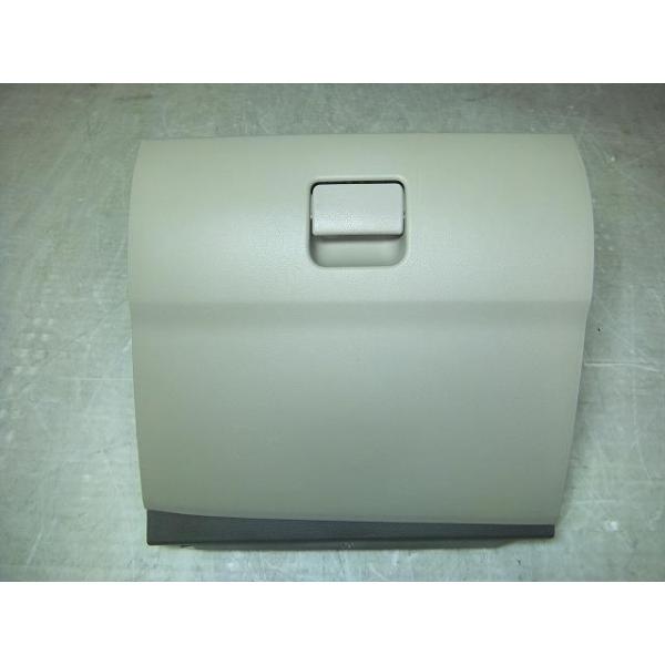 **** 商品説明を必ずご確認ください ****部品管理番号：220928000170210メーカー純正品番：73410-64L01-HPW部品名：グローブBOX部品メーカー品番：73412-64L0部品区分：リサイクル品管理品番：AB71...