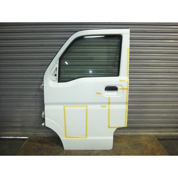 NV100クリッパー HBD-DR17V 左フロントドア カラー番号26U スペリア