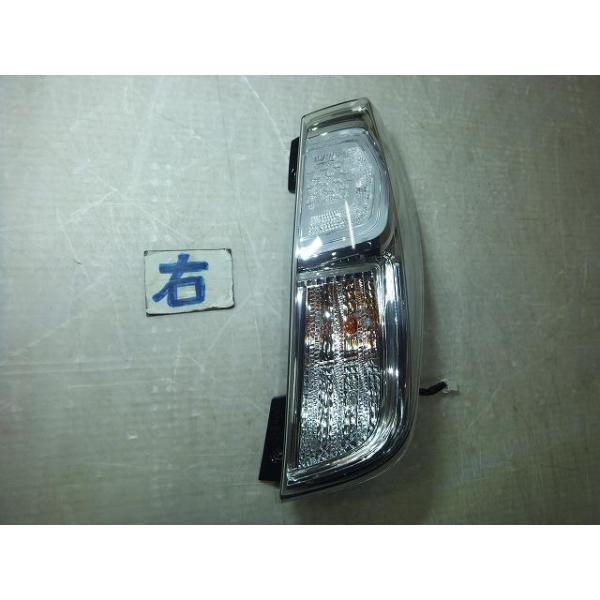 デイズルークス DBA-B21A 右テールランプ ブレーキランプ ストップランプ　純正品番26550-6A02G 管理番号AB5644