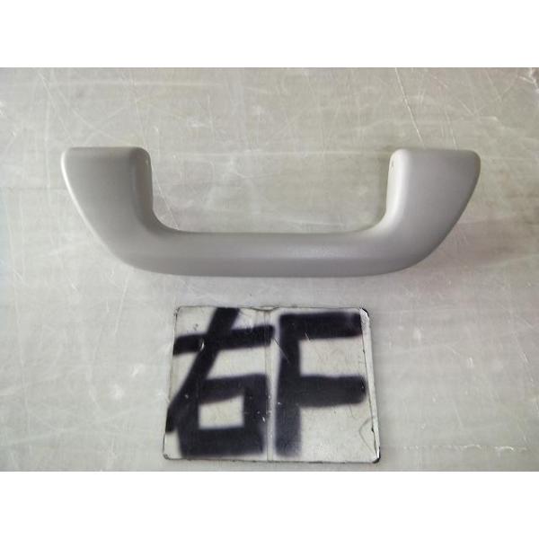 フィット DAA-GP1 右フロントアシストグリップ 純正品番83240-SNA