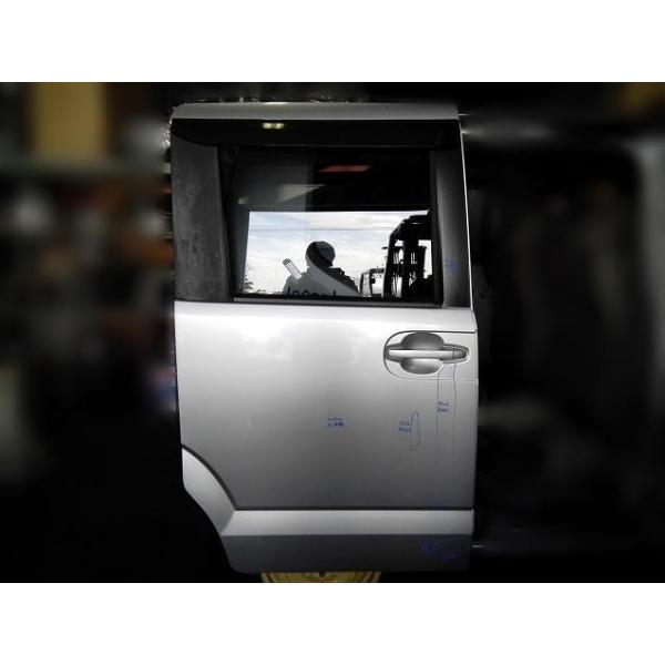 ホンダN.BOX DBA-JF1 右リアドア 右スライドドアHONDA N-BOX ＋ DBA-JF1 右スライドドア カラー番号NH851M カトラリー