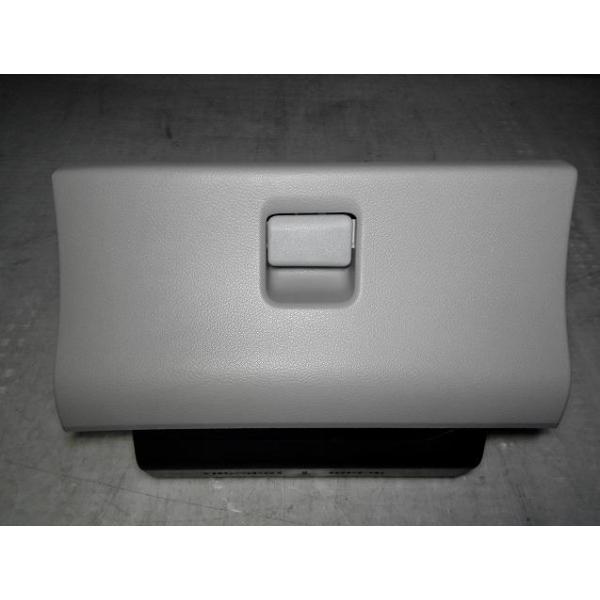 **** 商品説明を必ずご確認ください ****部品管理番号：241203000170210メーカー純正品番：73410-80P00-PZR部品名：グローブBOX部品区分：リサイクル品管理品番：AC1727車名：ラパン車両タイプ名：5ドアハ...