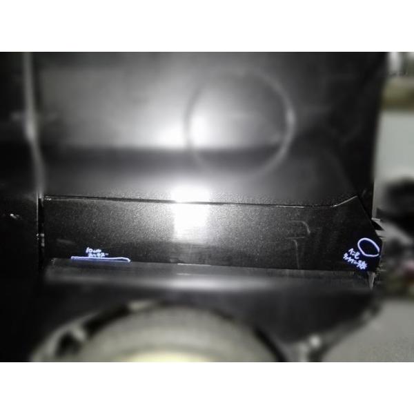 タント DBA-LA600S 左スライドレールカバー 　カラー番号X07　ブラックマイカ(M)　純正品番68346-B2030 管理番号AC7757