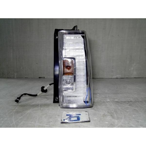 タント DBA-LA600S 右テールランプ ブレーキランプ ストップランプ