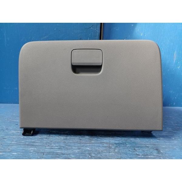 **** 商品説明を必ずご確認ください ****部品管理番号：250303000270210メーカー純正品番：77500-TAA-J01ZA部品名：グローブBOX部品区分：リサイクル品管理品番：AC2174車名：ステップワゴン車両タイプ名：...