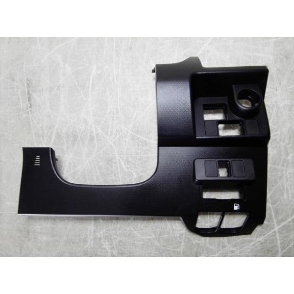 タンク DBA-M900A 右ロアカバー 　純正品番55045-B1140-C0 管理番号AC8655