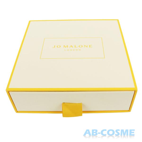 ジョーマローンロンドン Jo MALONE LONDON Mサイズギフトボックス [ ボックス/ショッパー ]シンプルなイエローのギフトボックスです。ハンドクリーム30mlが2個入るサイズです。内容物を固定する内紙（ブラック）が付いています...