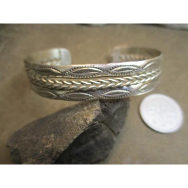 STERLING製インディアンジュエリーバングル◎TAH◎SILVER925◎ STERLING製インディアンジュエリーバングル◎TAH◎SILVER925
