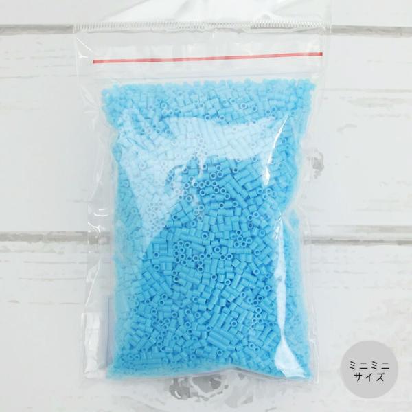 商品名： ミニミニアイロンビーズ単色パック 100g 水 メール便/宅配便可品　番： mb-501-09サイズ： 直径約2.6mm重　量： 約100g容量：  約10000粒詳　細： 製造ロットの違いにより、旧品番【mb-500-09】のお...