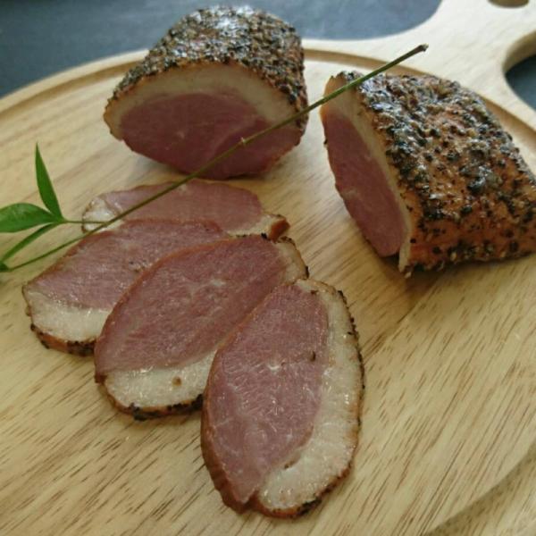 半解凍の状態で袋から出して、お好みの厚さに切って盛り付けてください。野菜と盛り合わせてオードブル・ サラダ・マリネ等にご利用いただけます200ｇくらいのブロックが小分けになって5パック！食べ応え十分の総量1ｋｇのボリュームです。