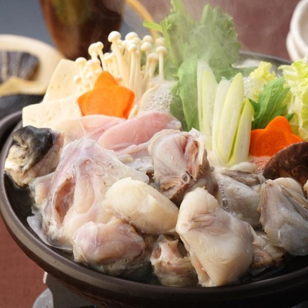 【商品特徴】魚の宝庫豊後水道で育成された新鮮なとらふぐの鍋セット、プリプリした食感をお楽しみください。とらふぐひれで、ヒレ酒を体の芯から温まります。  【商品名】豊後産とらふぐ鍋セットA【商品内容】とらふぐ切身250ｇ、とらふぐひれ3枚、ぽ...