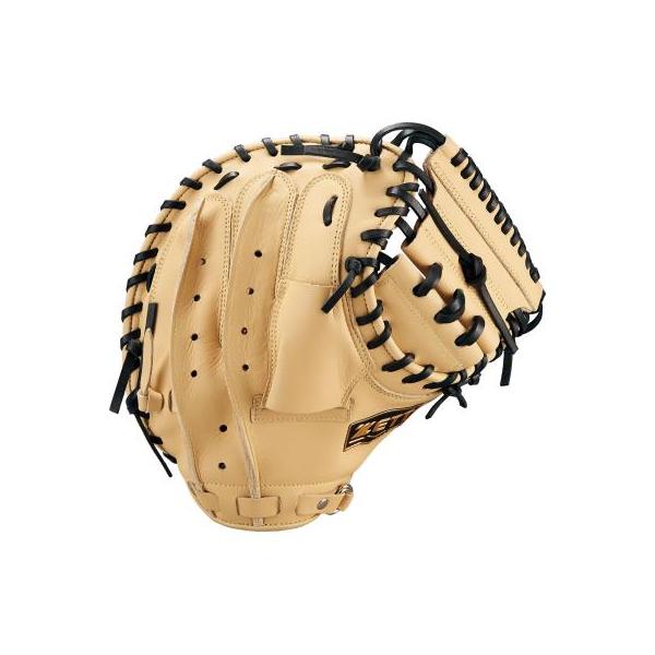 買ってすぐに使える柔らかさでありながら、しっかりポケットを形成し型崩れしにくいオール天然革構造のソフトステアシリーズ。M号ボールでも使用可能。●天然皮革(牛革製)(表/ソフトレザー、平裏/ソフトレザー)●手口逆巻き●670G(±30G)※製...